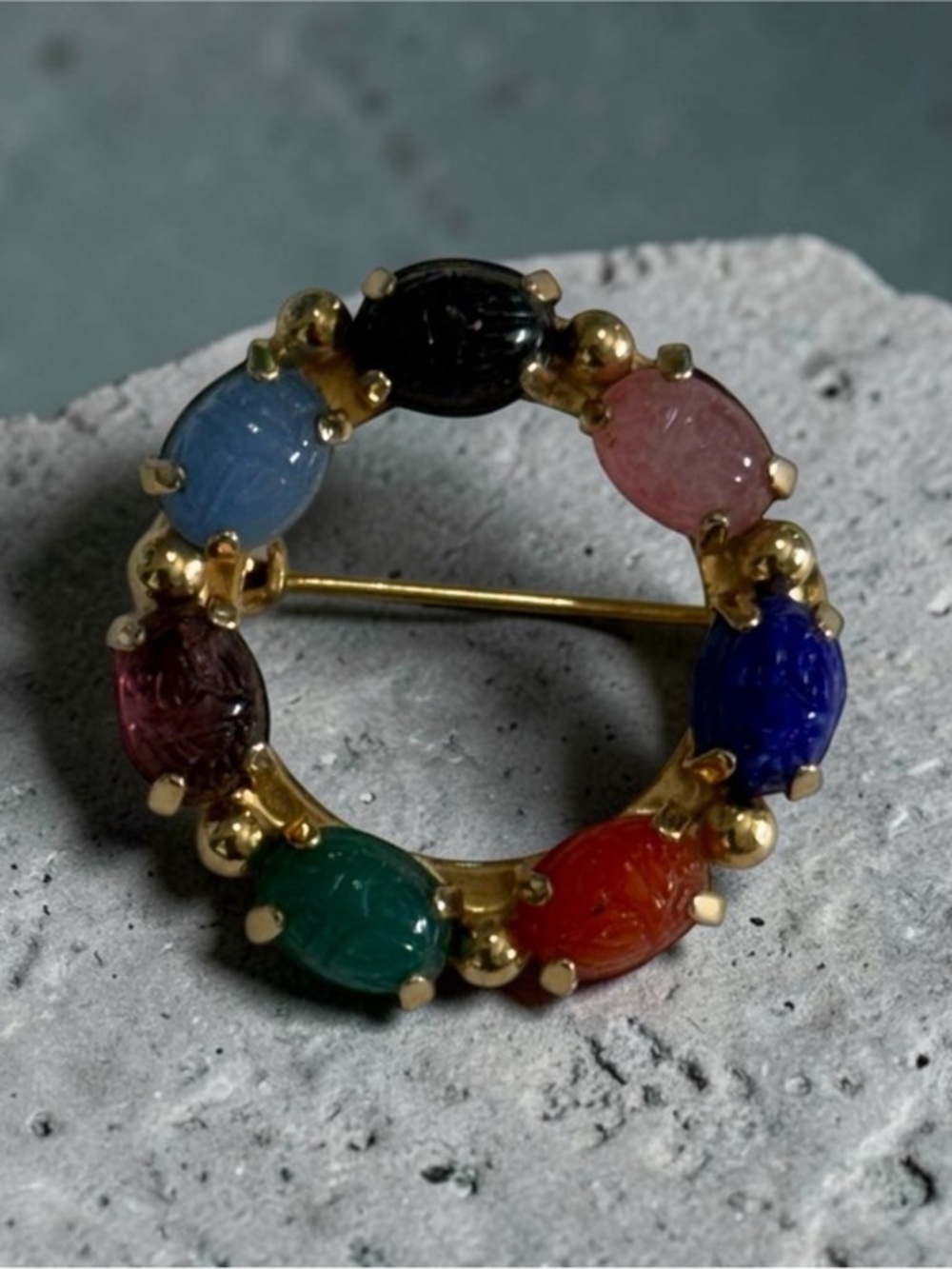 🫶🏻 Vintage Scarab Gold Multicolor Circle Brooch